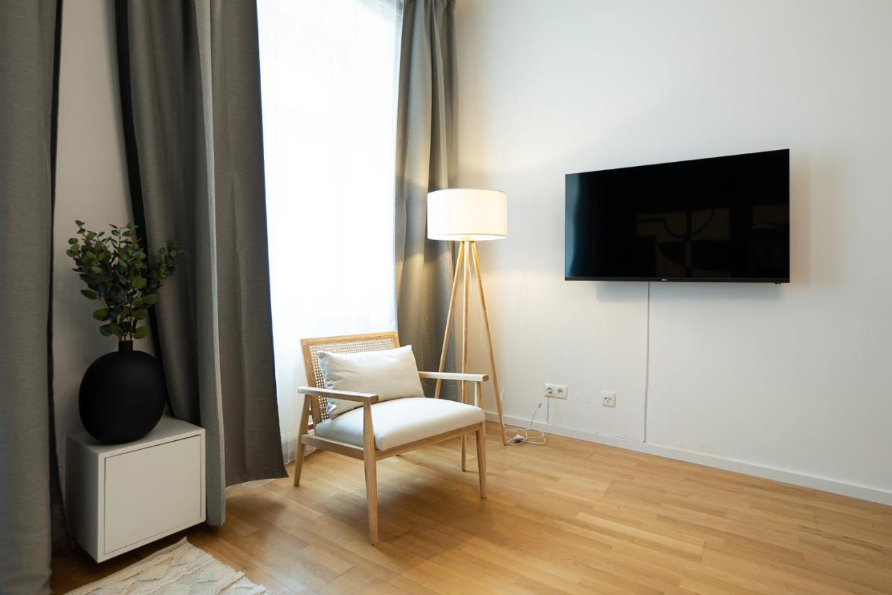 וינה Aesthetic Newly Renovated Apartment Located Near Belvedere Castle, 15 Minutes From Stephansplatz מראה חיצוני תמונה